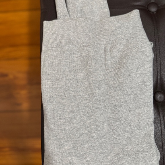 Men’s Gray Crewneck Sweater (Small) - Premium Luxe Yarn | Banana Republic - Picture 8 of 10